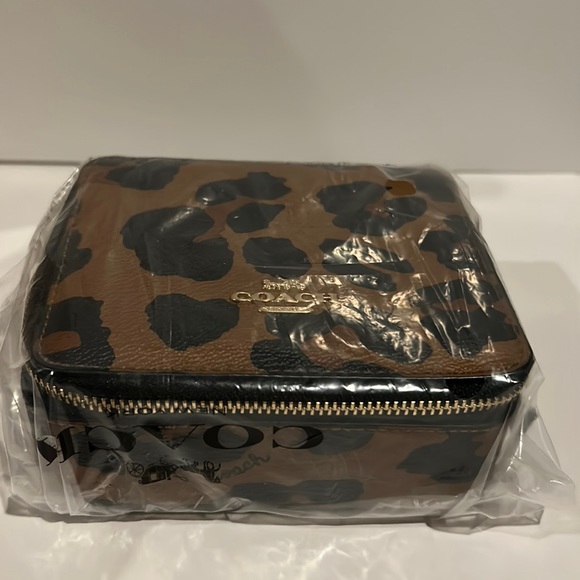 🐼🐼 Coach C8081G 🐼 Jewlery Leopard Print Ring Necklace Bracelet Box Case 🐼 D1 - Picture 6 of 6